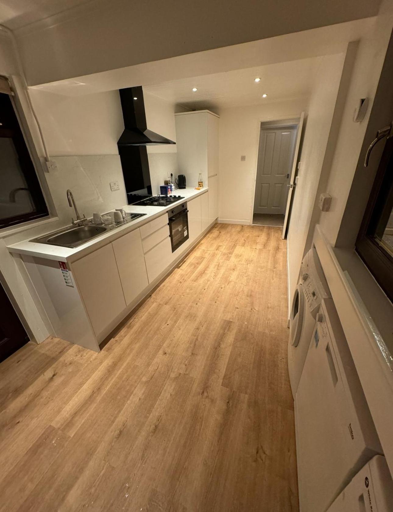 Stunning 4-Bedroom Cabin With Hot Tub In Beattock! Exteriér fotografie